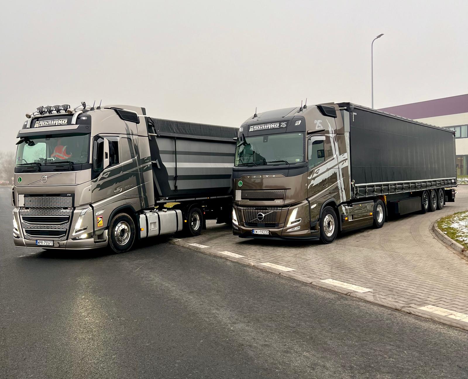 Dwa zestawy Volvo FH — stalówka i plandeka, spedycja i logistyka
